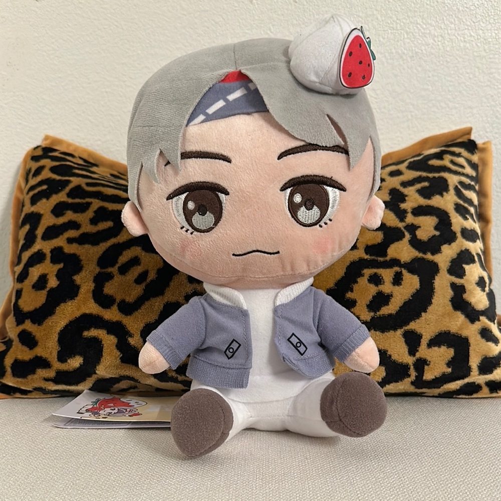 TINY TAN sweet time V sitting Plush Toy doll collectible BTS MIC drop